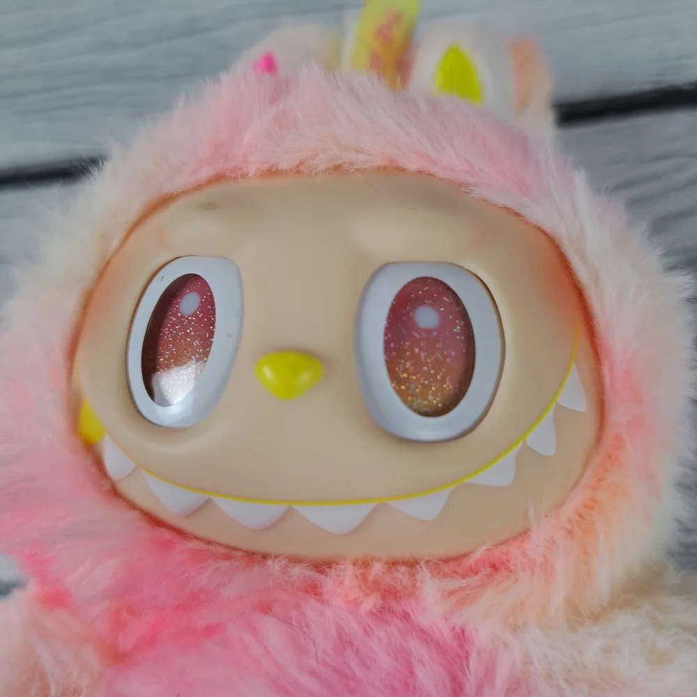 Labubu The Monsters V3 Big Into Energy - Picture 3 of 11